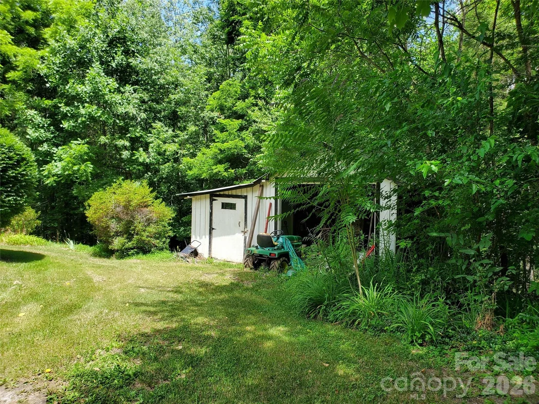 Photo of 886 Hanging Rock Road