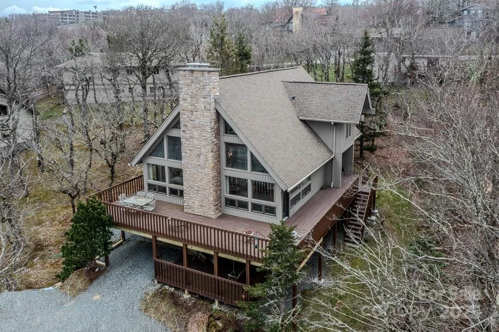 Photo of 130 Skiway Circle