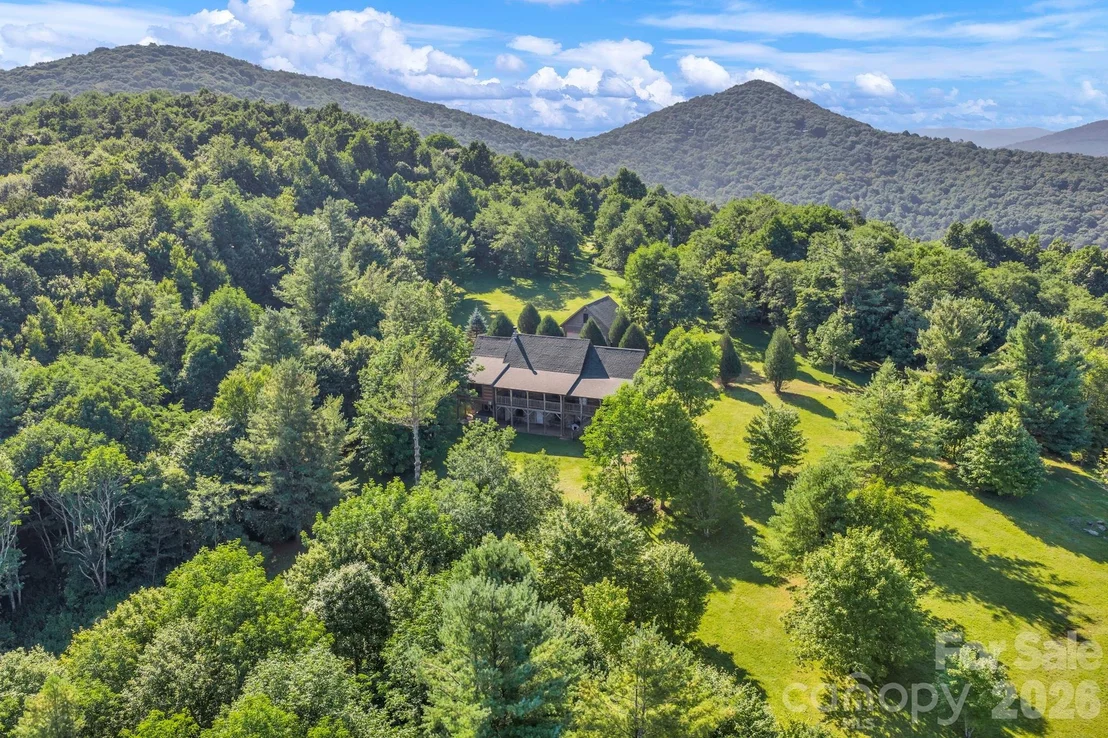 Photo of 525 Schoolhouse Ridge