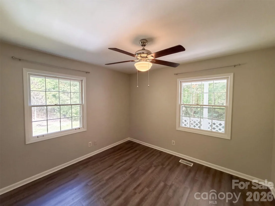 Photo of 1120 Emerald Drive