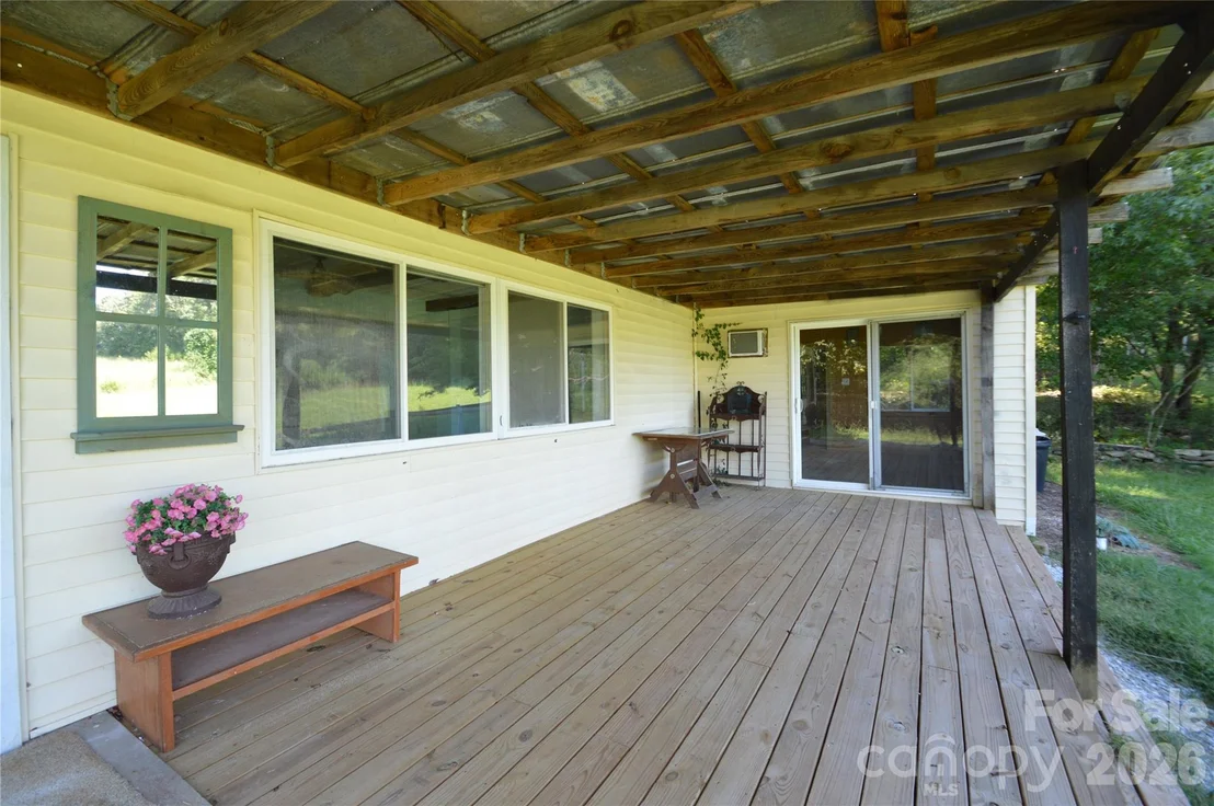 Photo of 1183 Sandy Plains Road