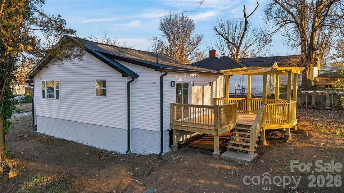 Photo of 817 Mable Avenue