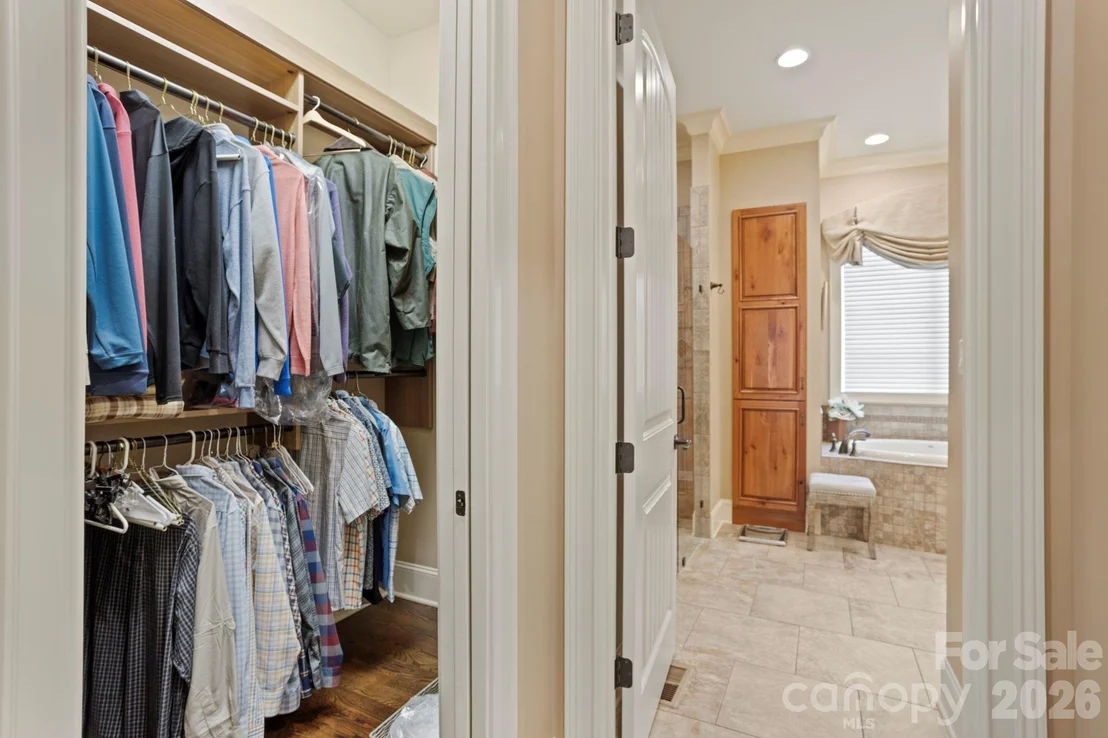 Photo of 390 Shipman Parkway