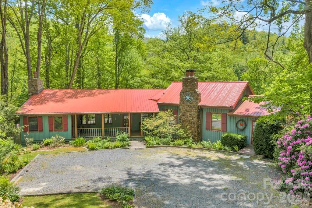 Photo of 1590 Shulls Mill Road