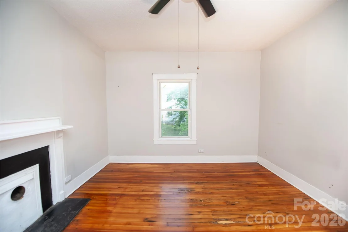 Photo of 128 Fleming Avenue