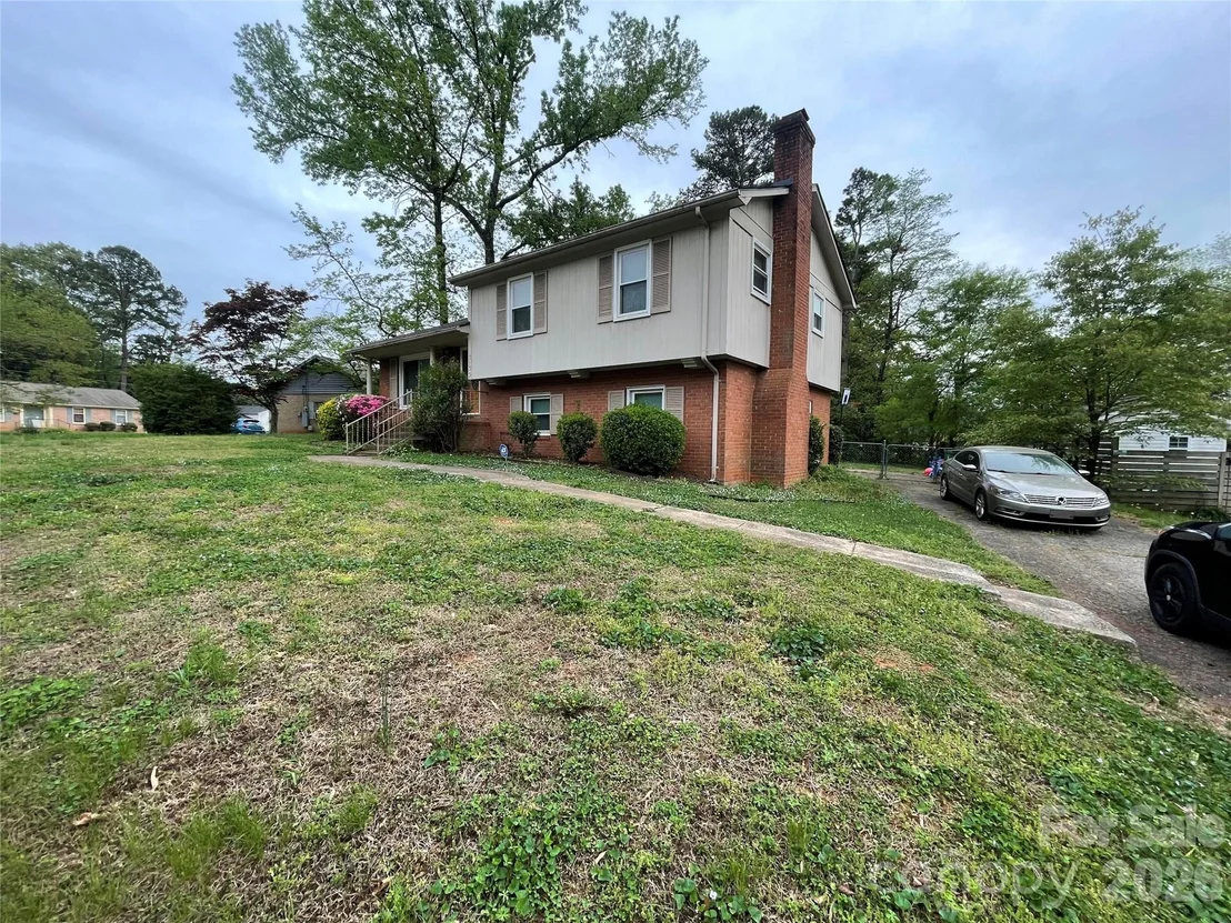 Photo of 3133 Rosehill Drive