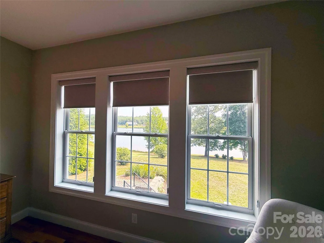 Photo of 490 Mapleton Lane