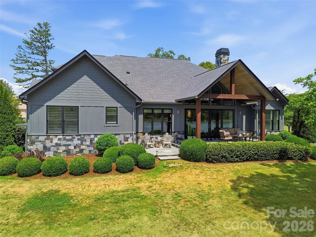 Photo of 984 Mapleton Lane