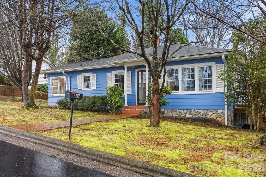 Photo of 44 Forest Avenue