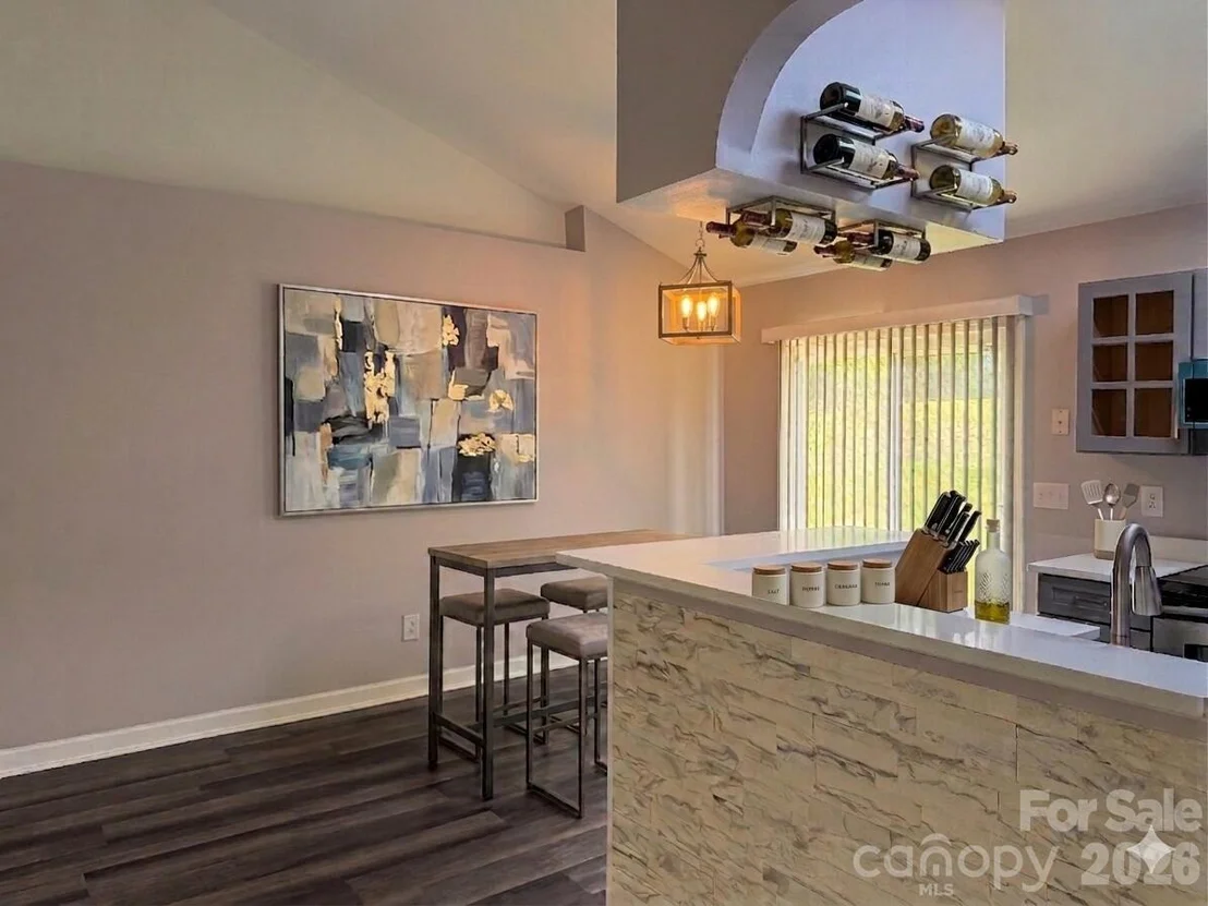 Photo of 1110 Helms Road