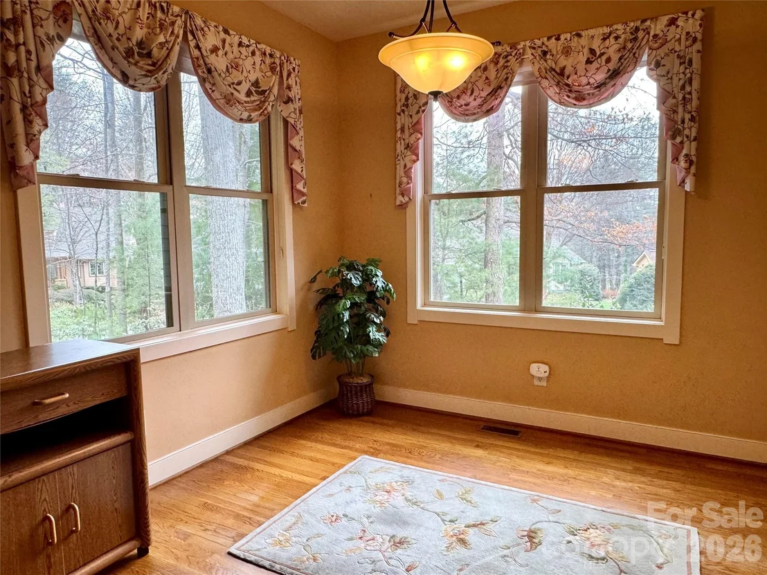 Photo of 894 Dunroy Drive