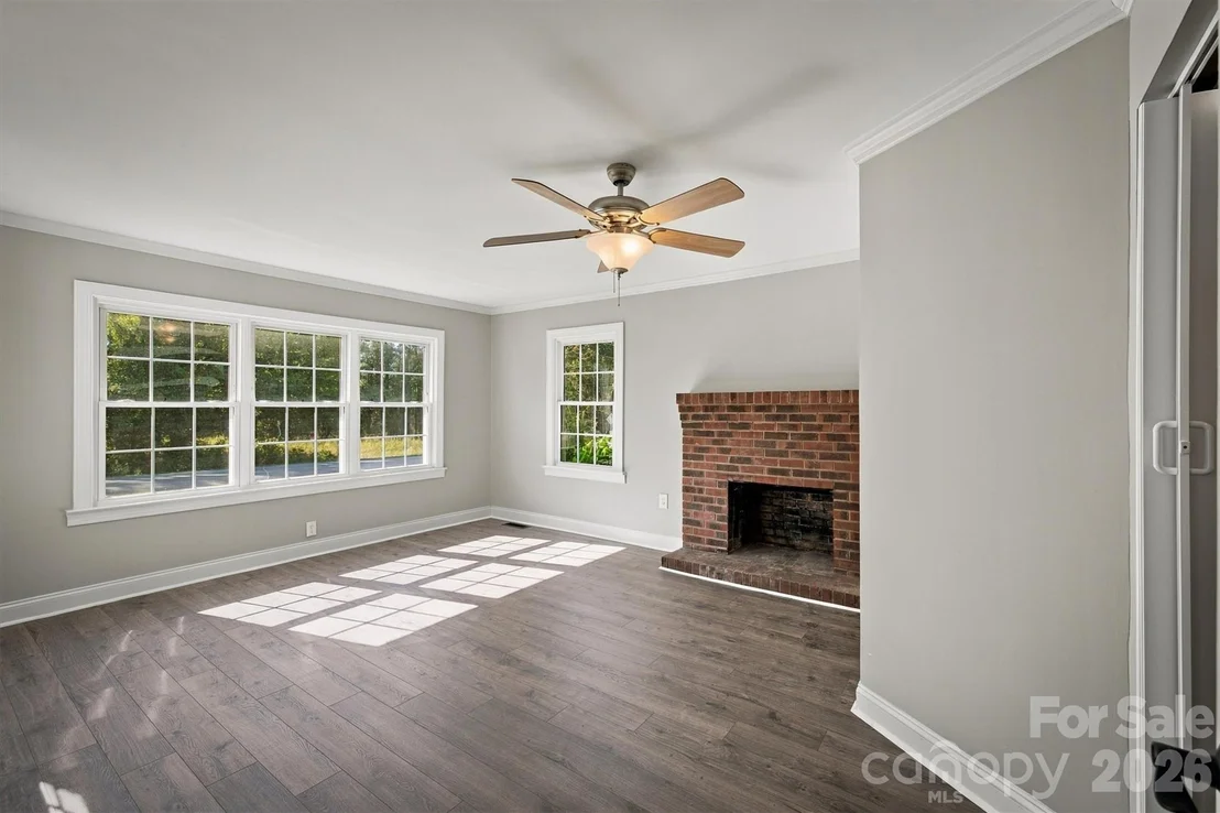 Photo of 2941 Highland Drive
