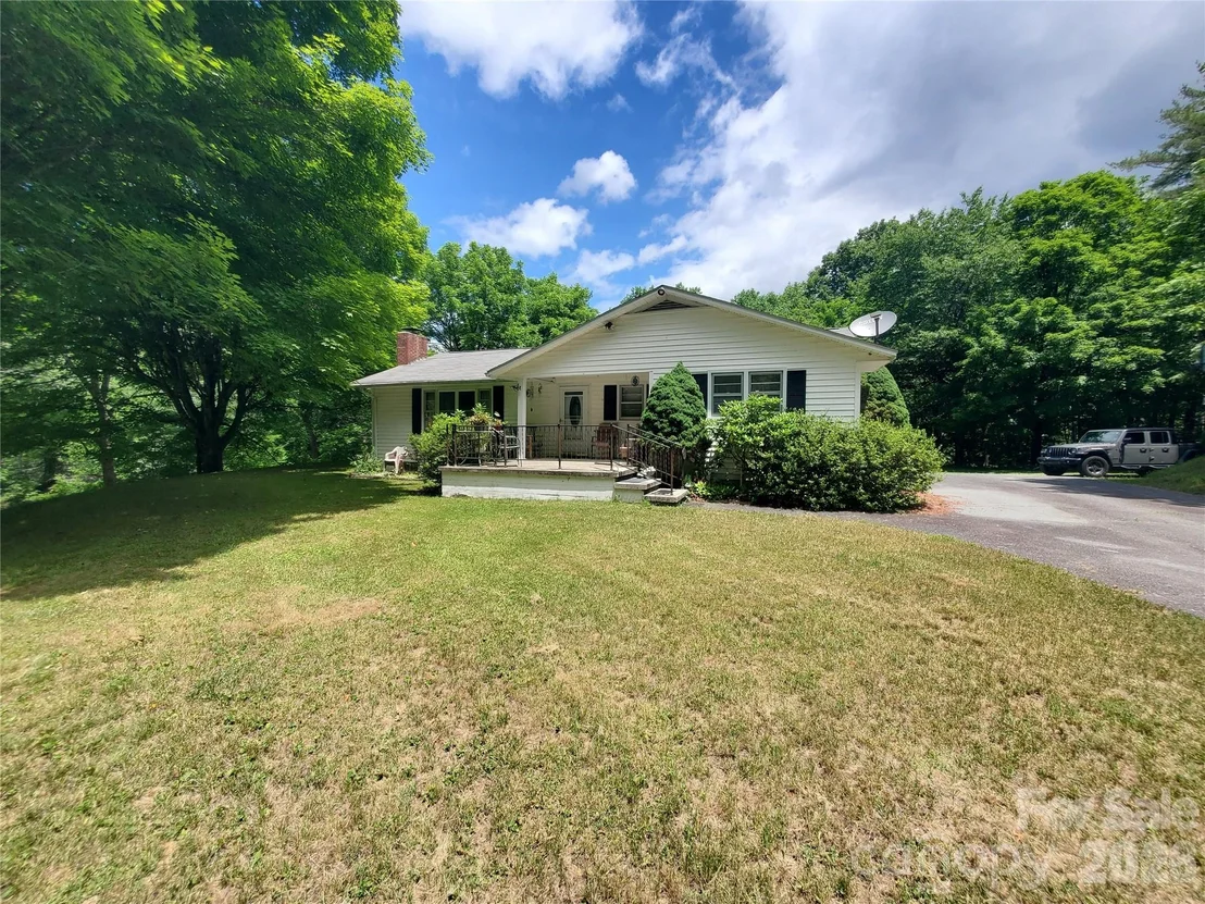 Photo of 886 Hanging Rock Road
