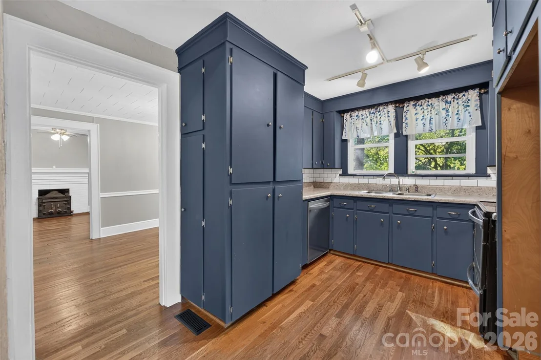 Photo of 1829 3rd Street NE