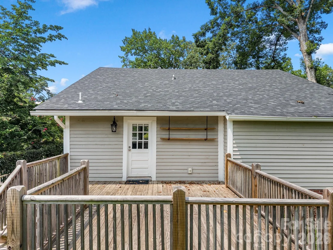 Photo of 143 Broadway Avenue