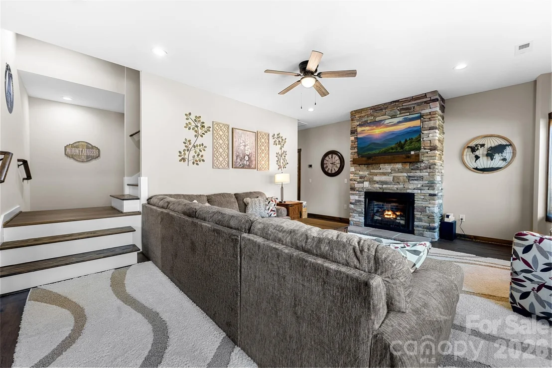 Photo of 446 Green Meadows Drive