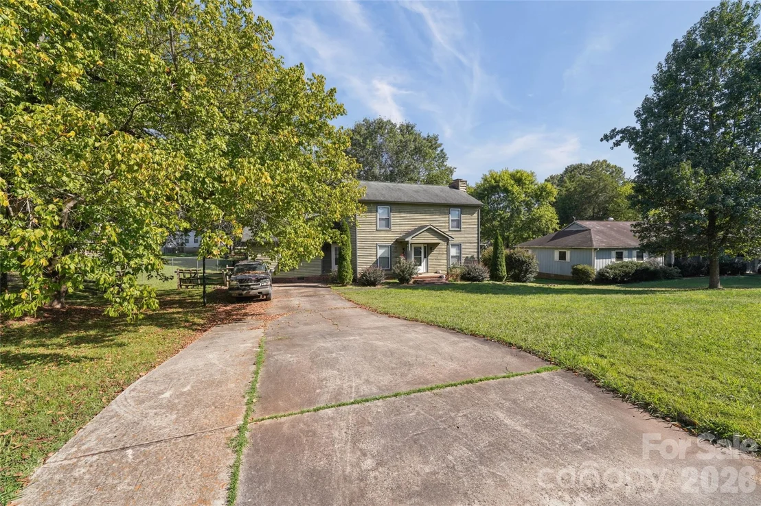 Photo of 204 Hughey Drive