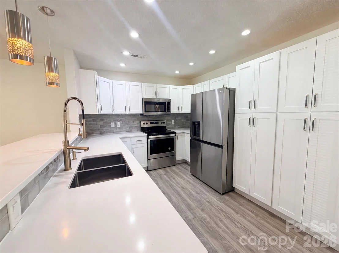 Photo of 6032 Briggs Drive