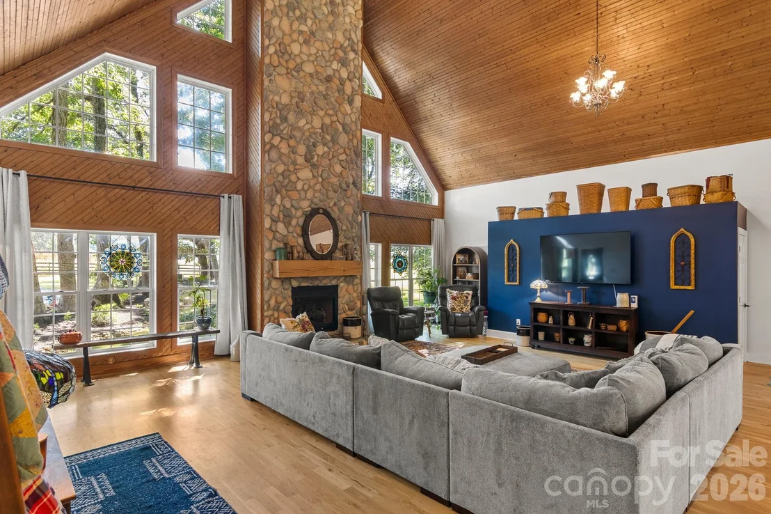 Photo of 613 Perry Road