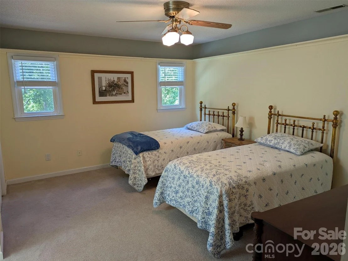Photo of 675 Fox Run Lane