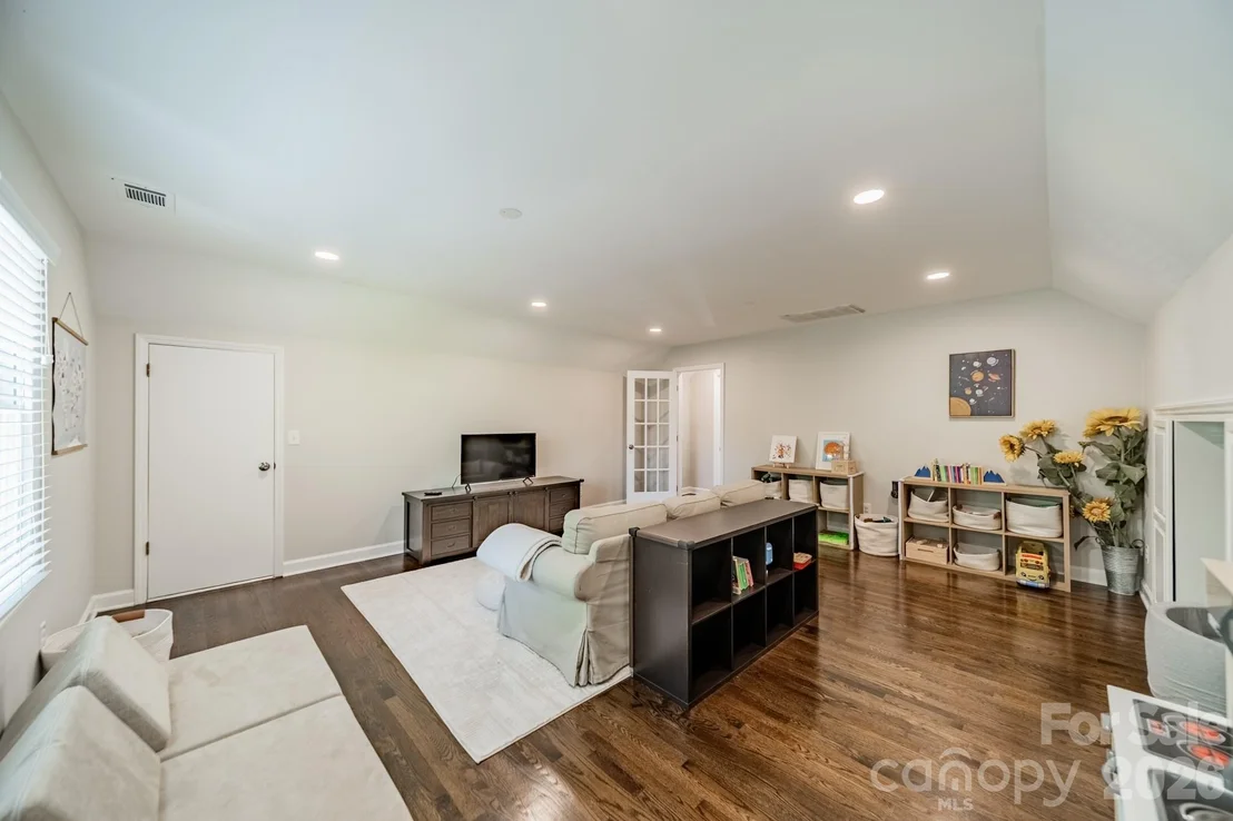Photo of 231 S Downs Way