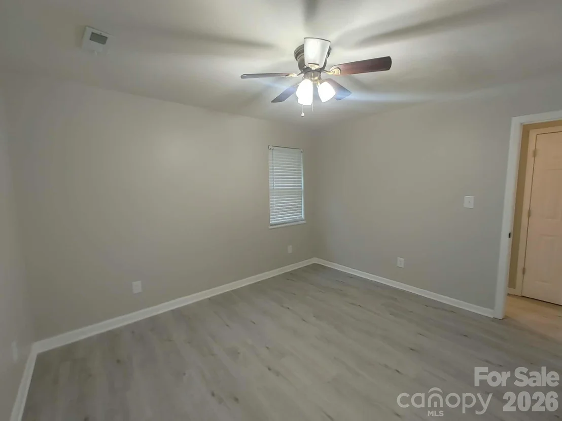 Photo of 702 Harmon Road