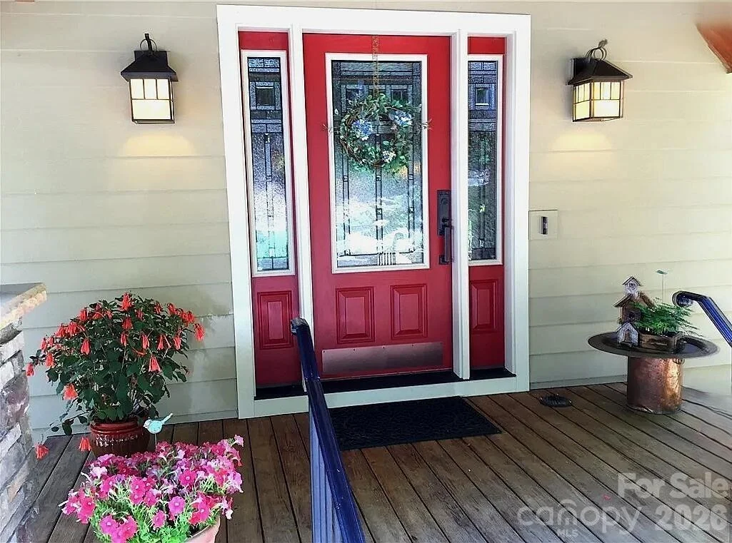 Photo of 811 Hemlock Drive