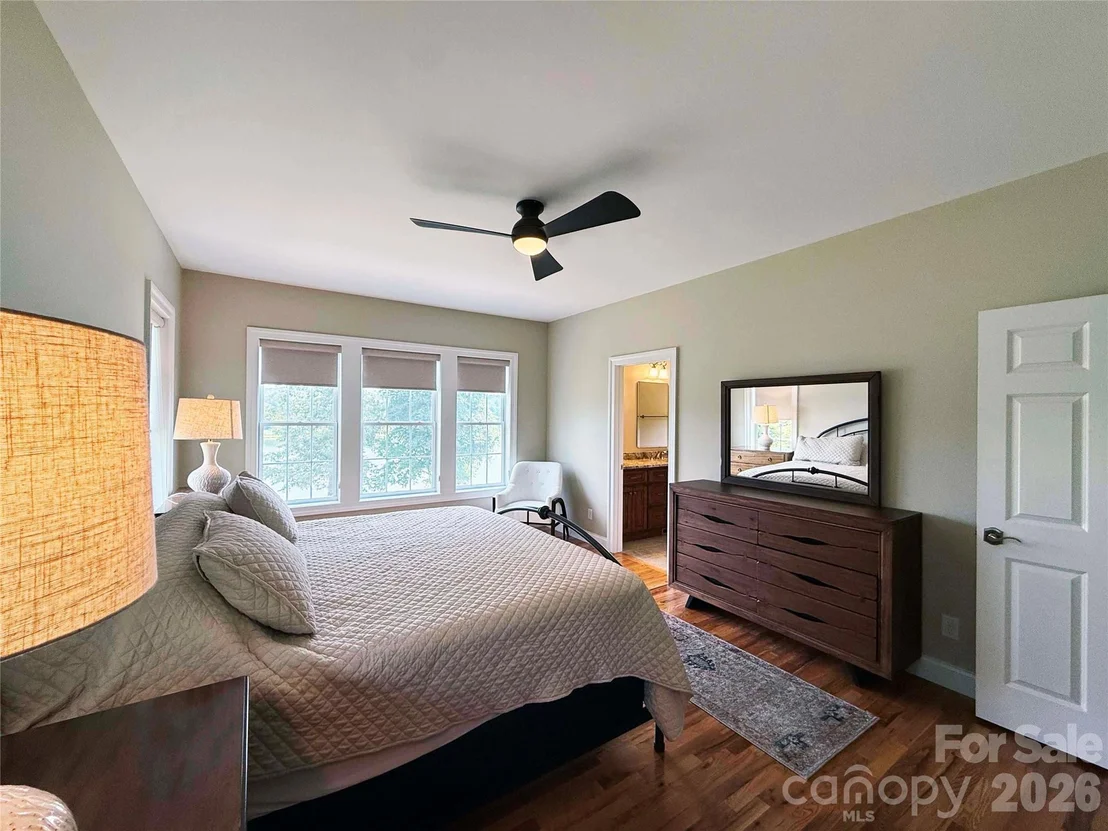 Photo of 490 Mapleton Lane