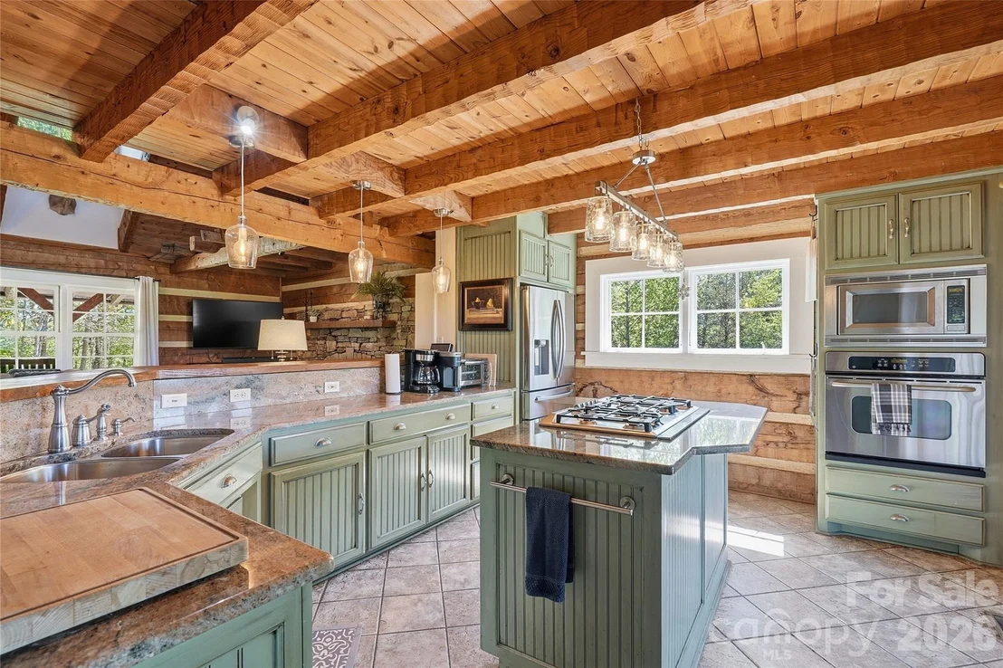 Photo of 723 N Highland Road