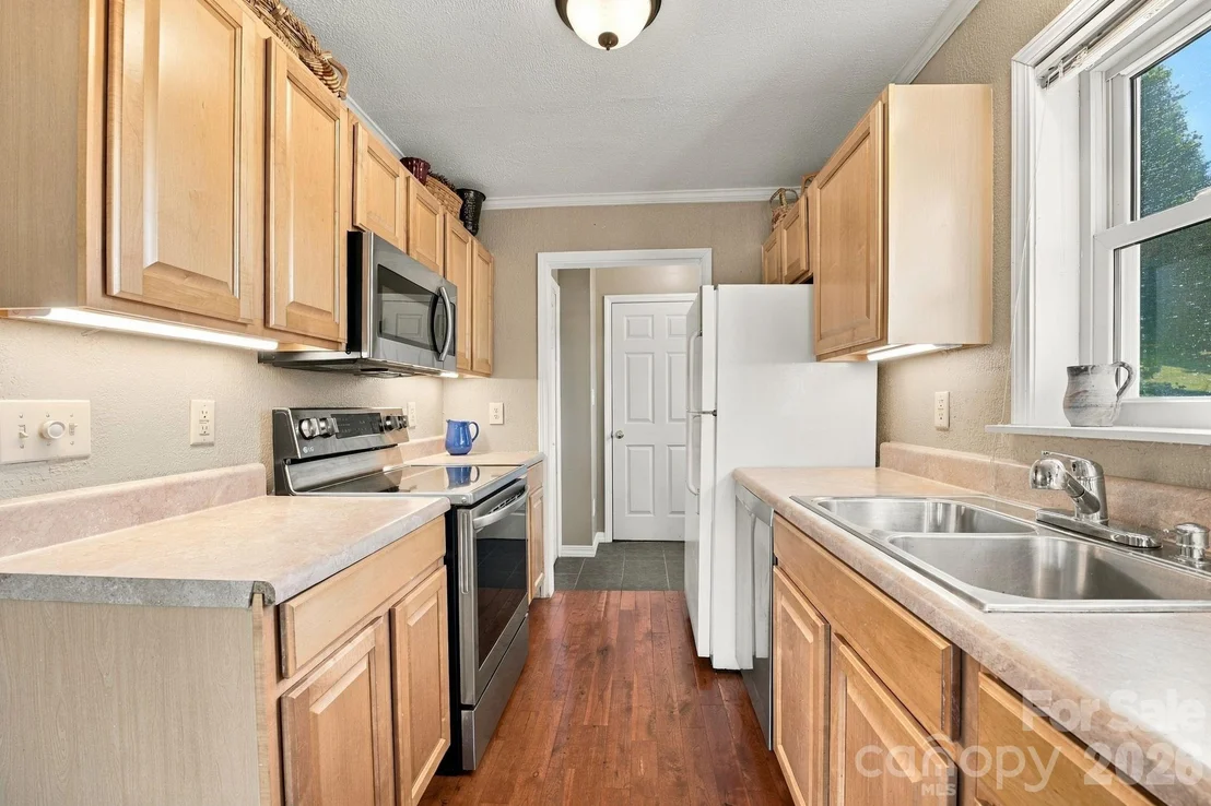 Photo of 190 Camelot Drive