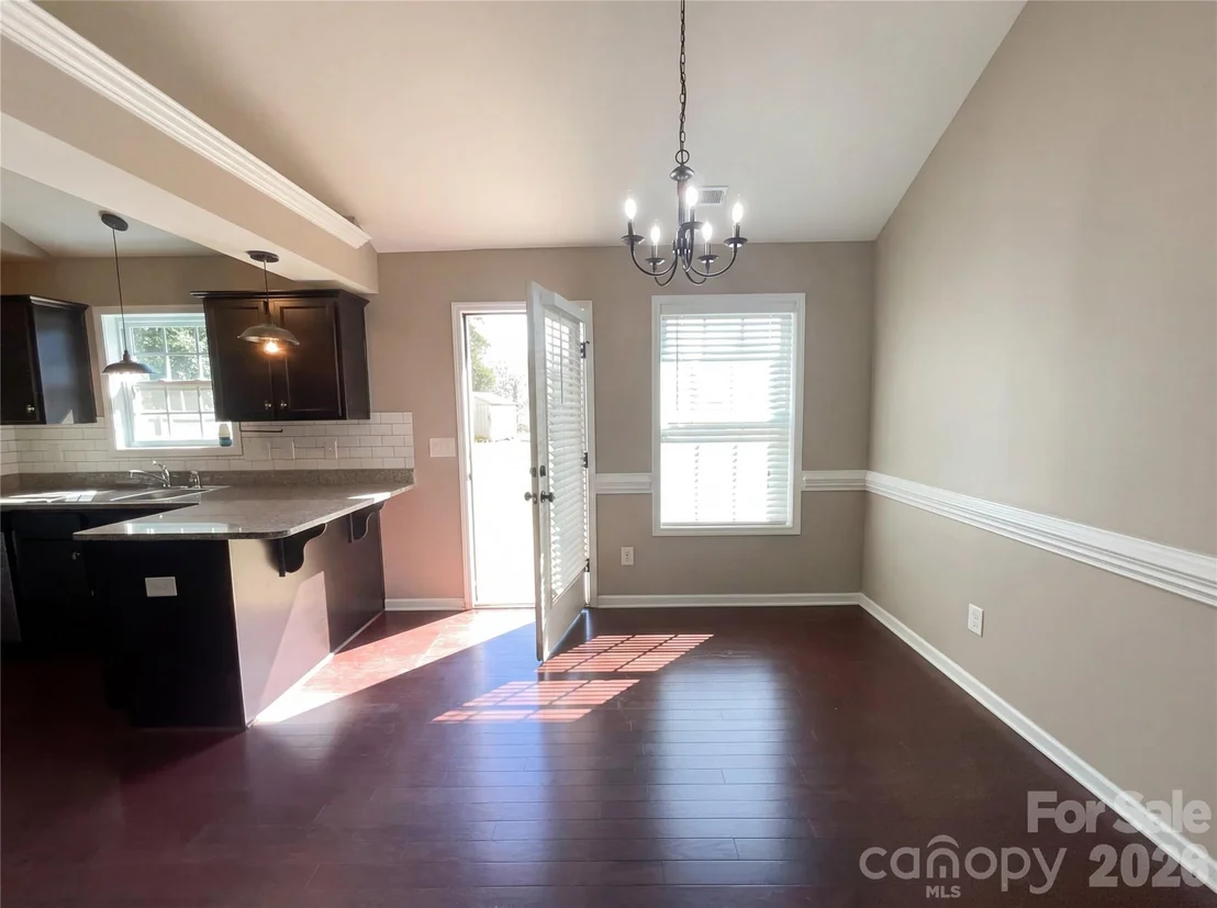 Photo of 1328 Centennial Drive