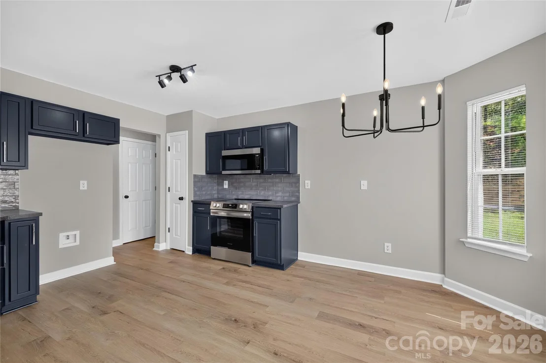 Photo of 634 Longacre Drive