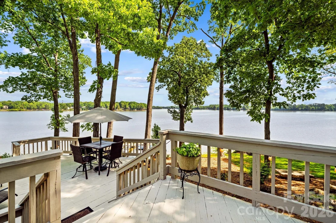 Photo of 395 Rendleman Drive