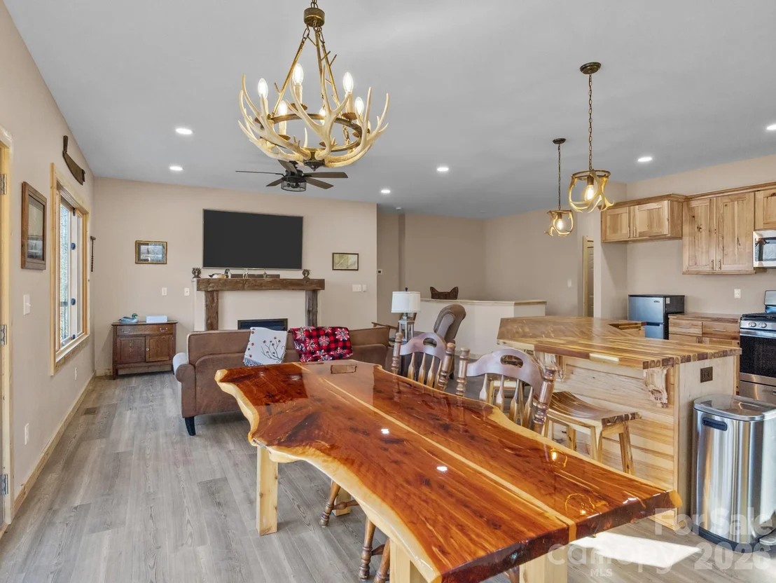 Photo of 225 Aurora Lane