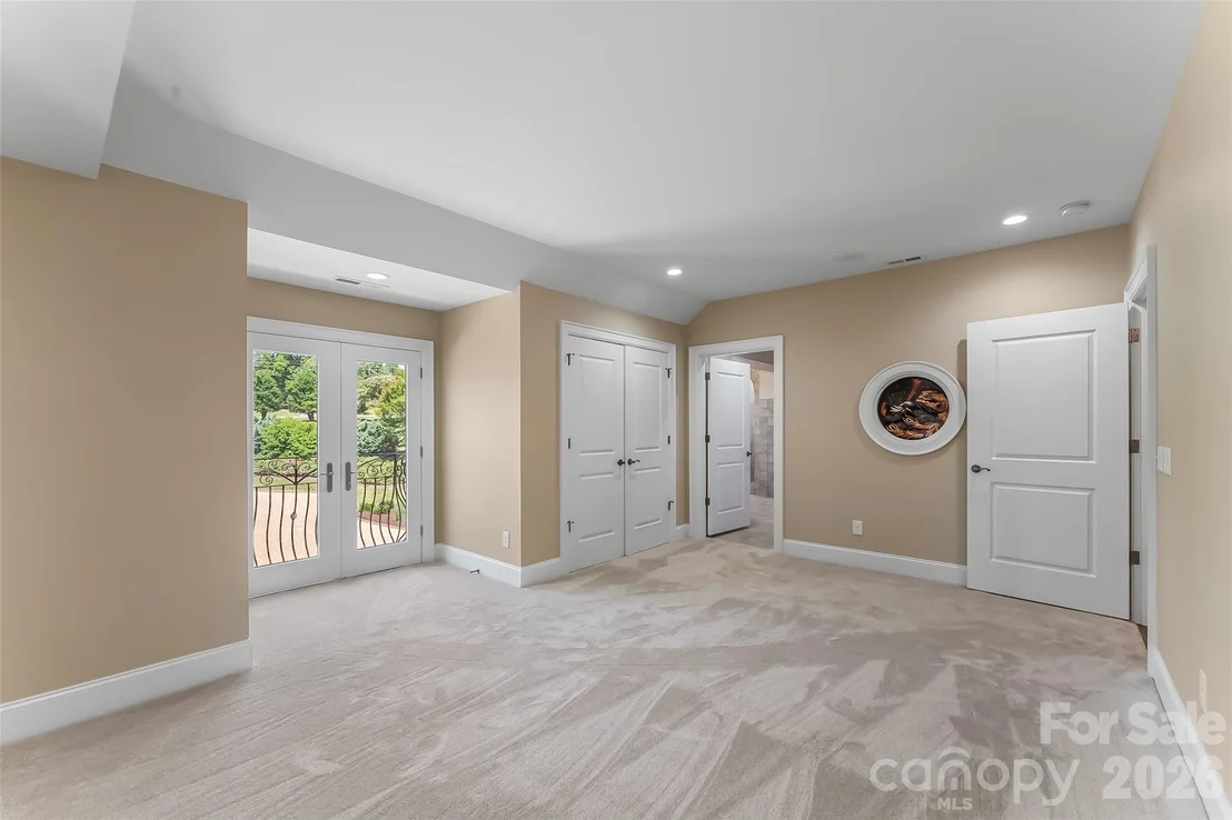 Photo of 1090 Pearidge Road