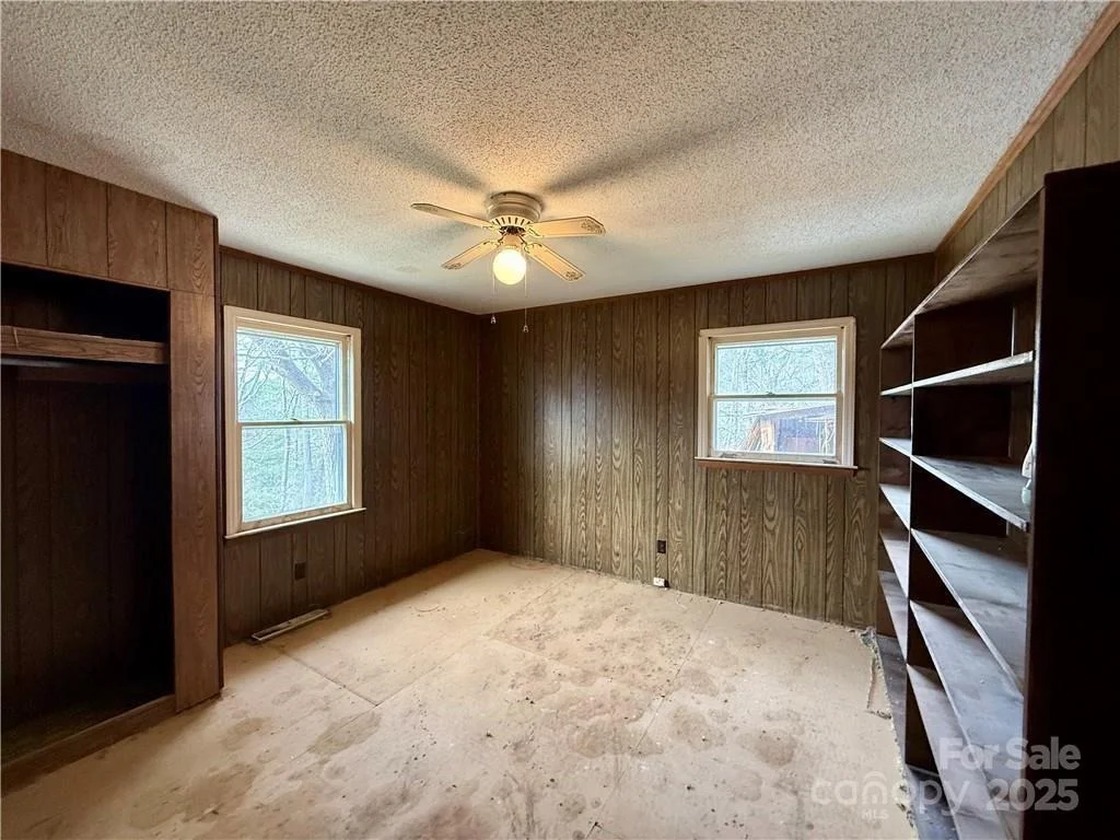 Photo of 365 Ollis Road