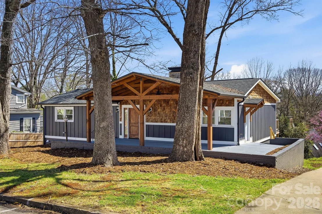 Photo of 223 W Park Drive