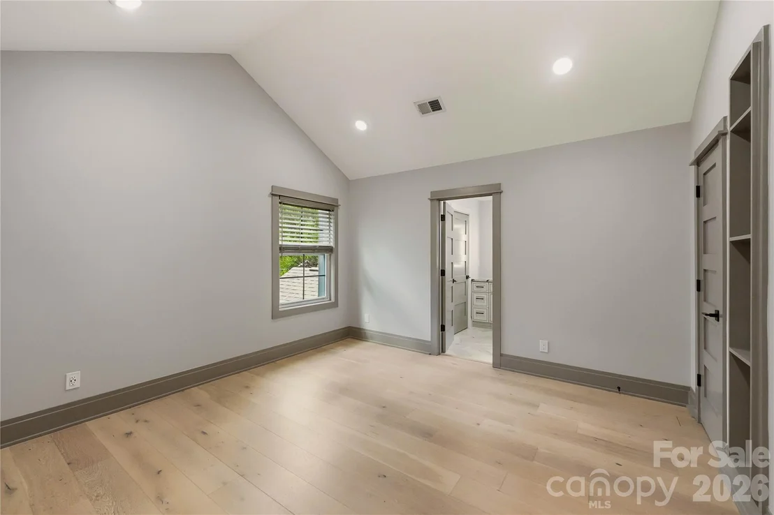 Photo of 2919 Colony Road