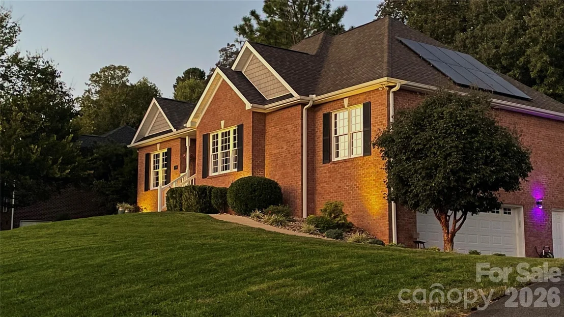 Photo of 1463 Brookstone Drive