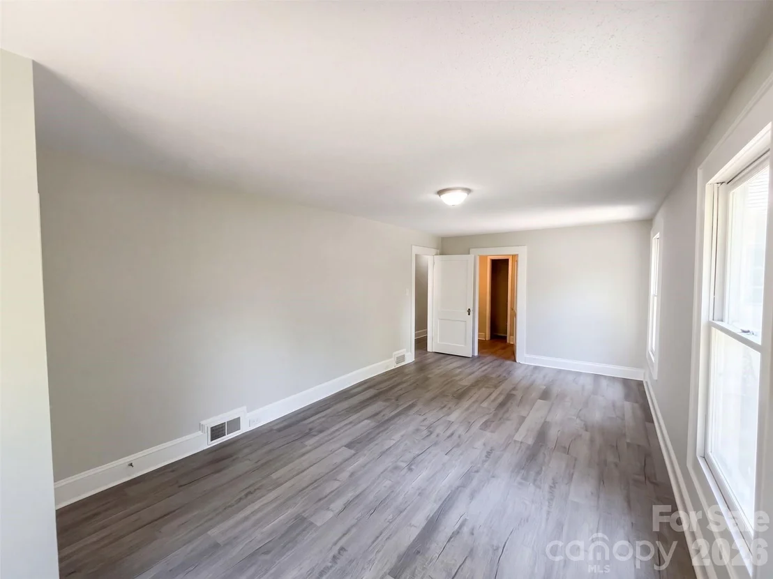 Photo of 905 3rd Street