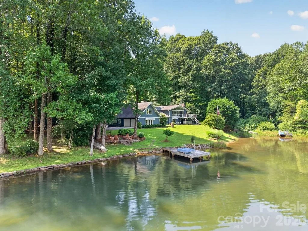 Photo of 865 Haven Drive