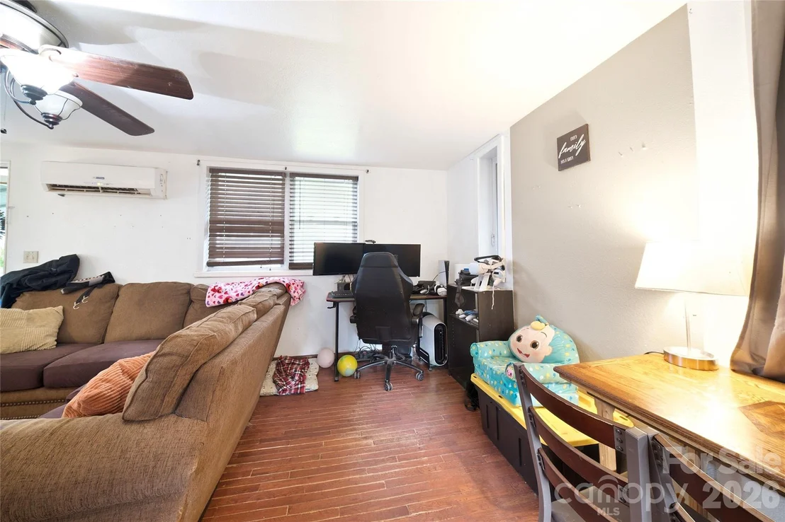 Photo of 307 Beverly Avenue