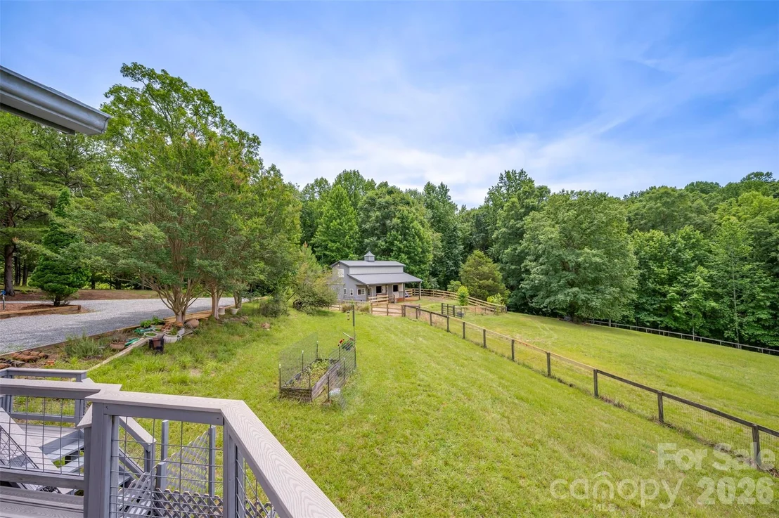 Photo of 441 Lower Ridgeview Road