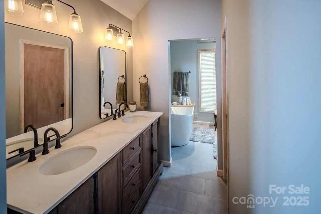 Photo of 130 Skiway Circle