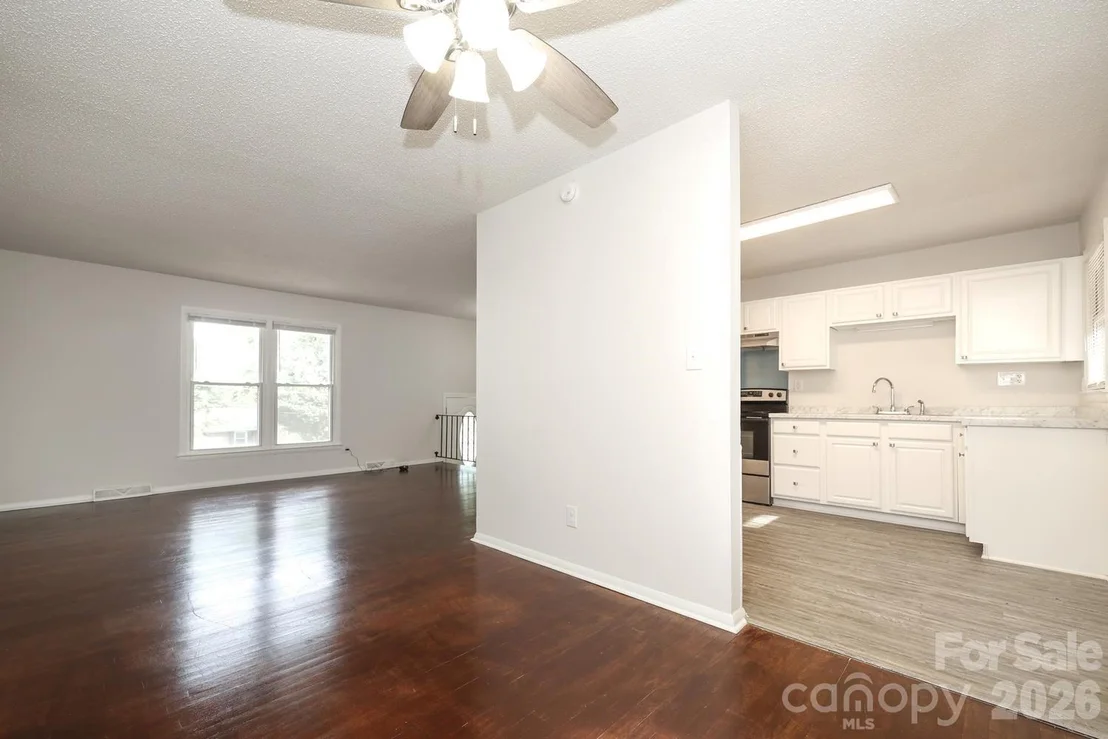 Photo of 5001 Springview Road