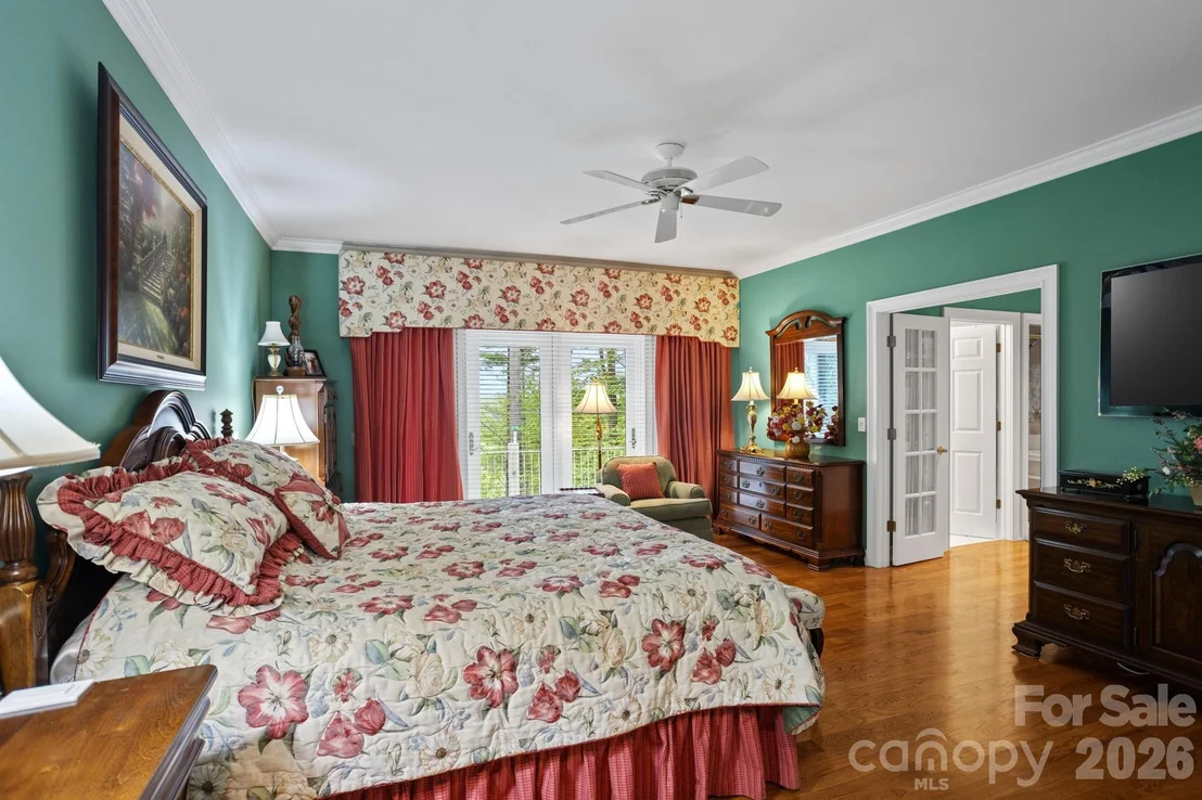 Photo of 209 Pineholt Lane