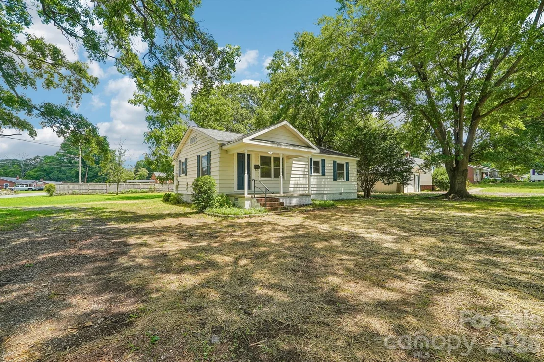 Photo of 808 Lowery Street