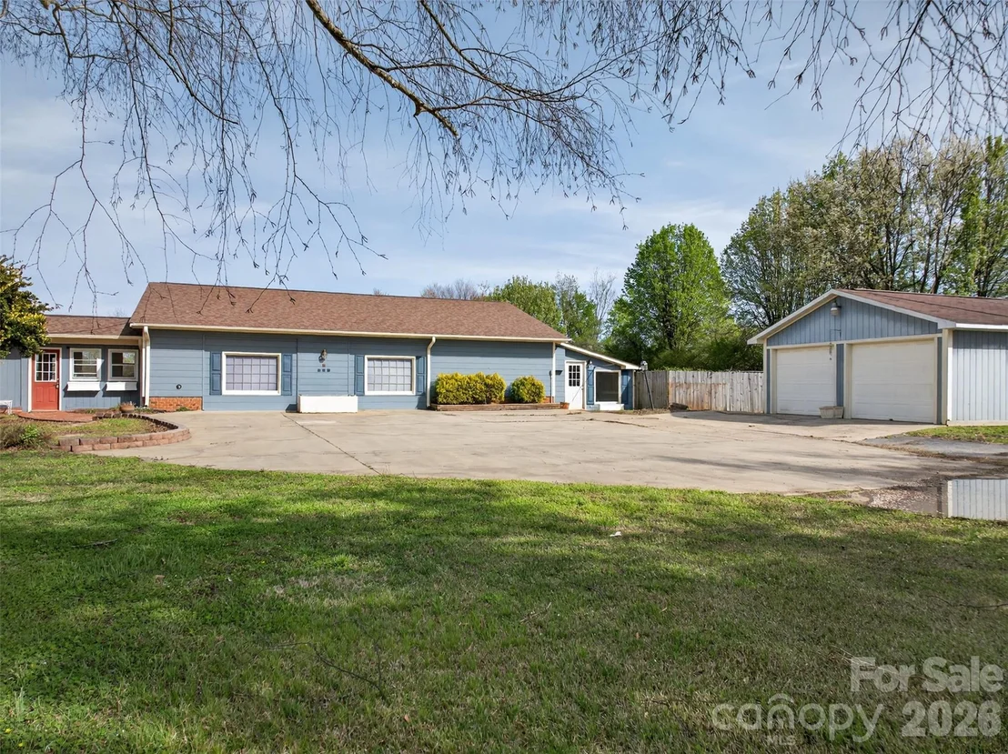 Photo of 341 Ridings Road