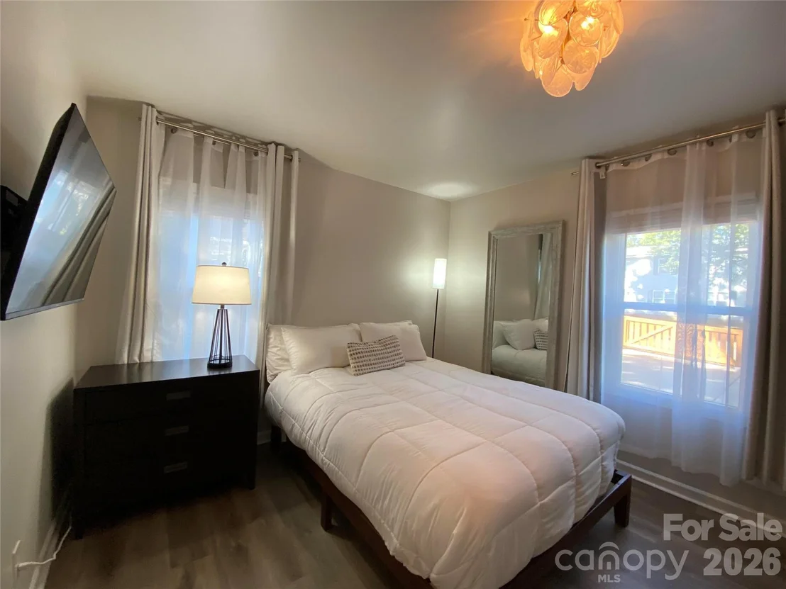 Photo of 2906 Rush Avenue