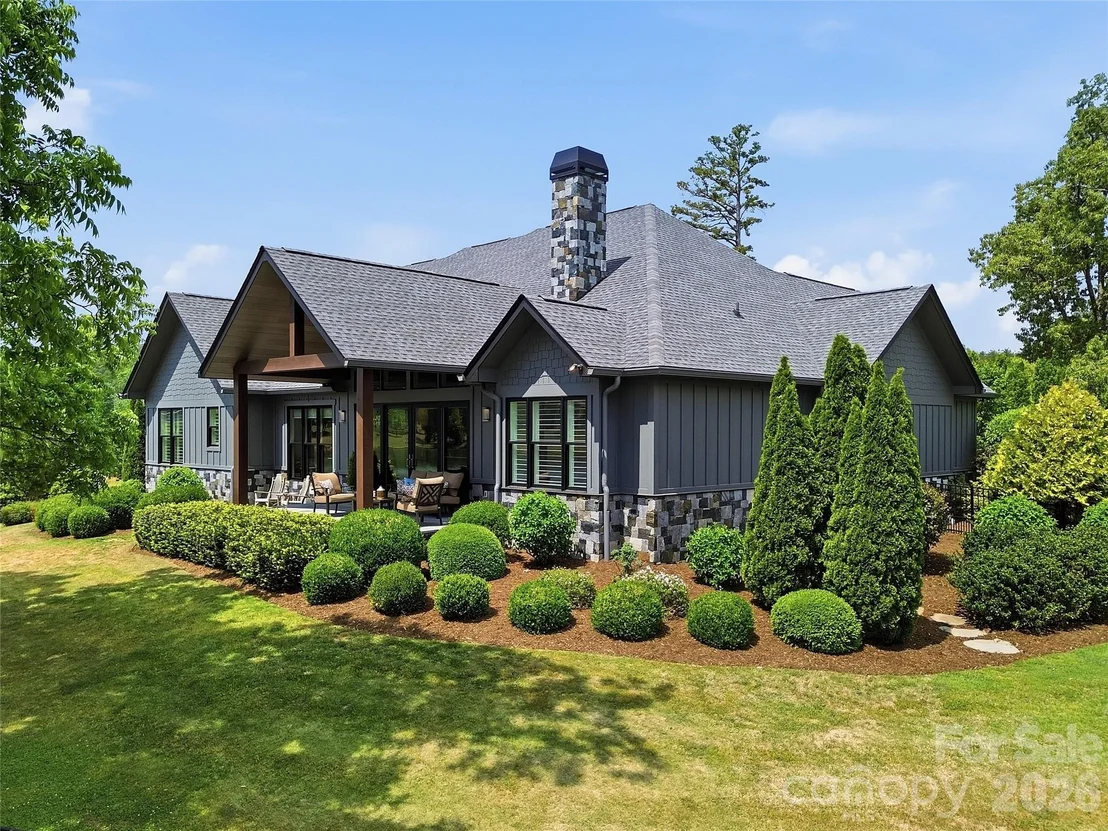 Photo of 984 Mapleton Lane